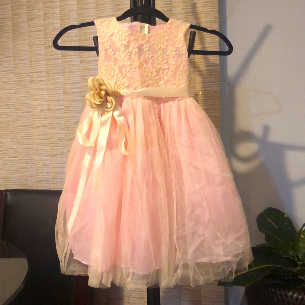 Girls dress